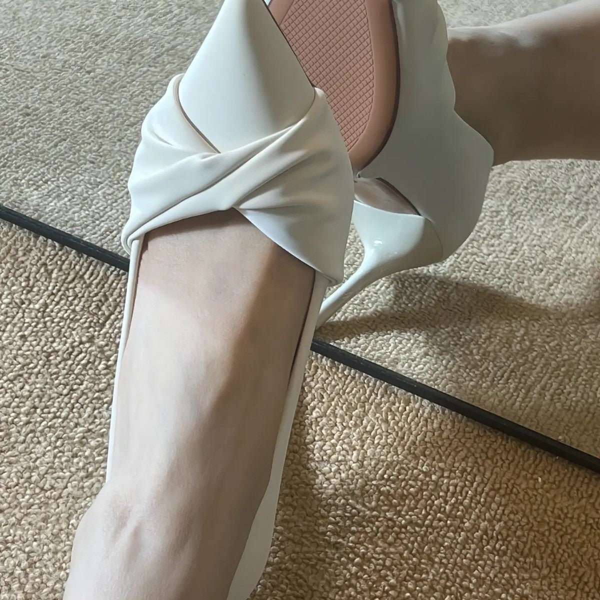 Elegant Style Pleated Off-White High-Heeled Shoes for Women, 2026 New Model, Pointed Toe, Fine Heel, Comfortable for Work