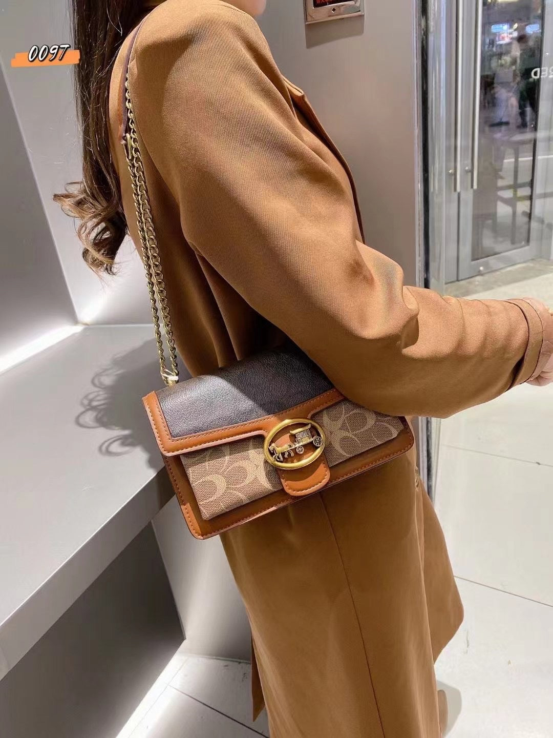 Women’s Patterned Flap Shoulder Bag with Chain Strap