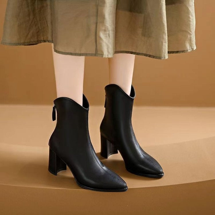 French-style fashionable high-heeled ankle boots, slim-fit boots for petite women, spring/autumn collection, pointed-toe, British style, chunky heel, V-cut, 2026 new model