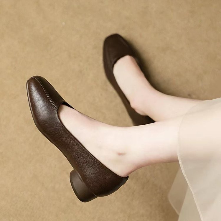 Genuine Soft Leather Women's Shoes, New Spring Style, Square Toe, Shallow Mouth, Soft Leather, Flat Shoes for Middle-Aged and Elderly Women, Large Size, Soft Sole Women's Shoes