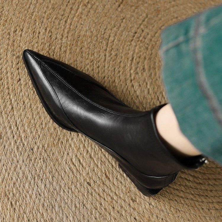 French Pointed Toe Thick Heel Back Zipper Short Boots for Women 2025 New Autumn and Winter Genuine Leather Slimming Look British Style Boots