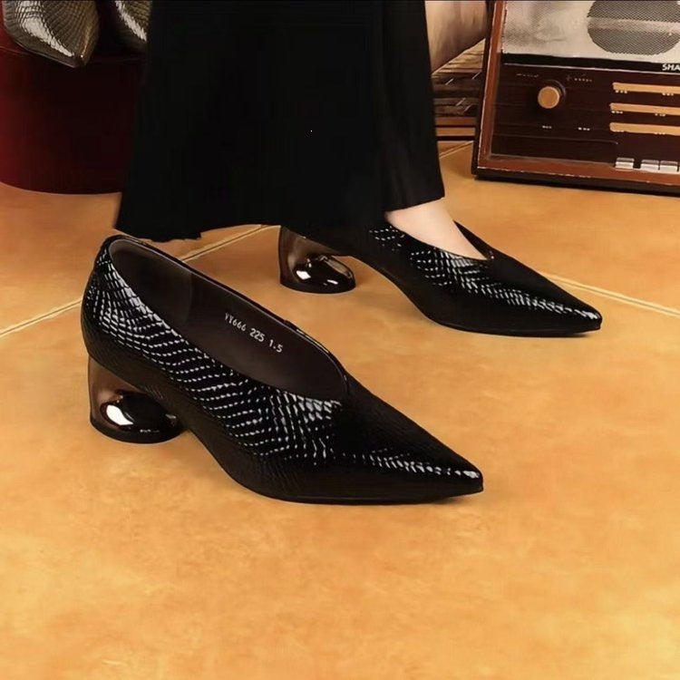 First-Layer Cowhide Pointed-Toe Shallow-Mouth Single Shoes for Women, New Spring and Autumn Style, Genuine Leather Snake Pattern, Thick Heel, Comfortable Mid-Heel Commuting Leather Shoes