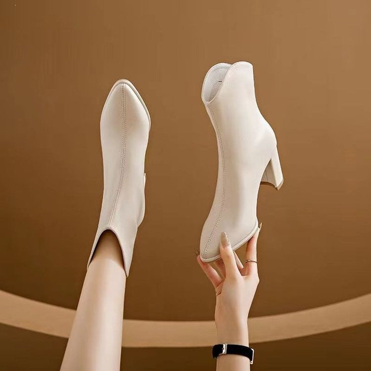 French-style fashionable high-heeled ankle boots, slim-fit boots for petite women, spring/autumn collection, pointed-toe, British style, chunky heel, V-cut, 2026 new model