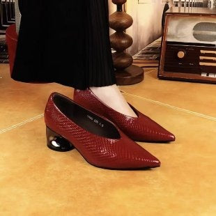 First-Layer Cowhide Pointed-Toe Shallow-Mouth Single Shoes for Women, New Spring and Autumn Style, Genuine Leather Snake Pattern, Thick Heel, Comfortable Mid-Heel Commuting Leather Shoes - Red