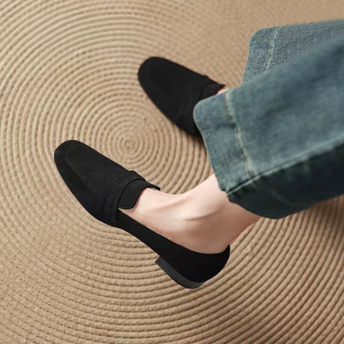 Suede Loafers for Women 2026 New Spring Soft-Soled Thick-Heeled Square-Toe Retro Commuter Spring and Autumn Versatile Women's Shoes
