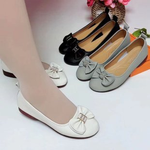 2025 spring and autumn new round head wide foot pedal mother shoes plus size soft bottom bean shoes dancing shoes work shoes - White